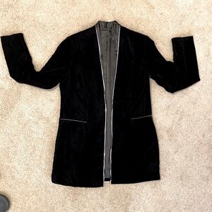 Tahari Black Velvet Blazer. Size 8. NWOT